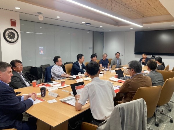 医学部関係者との意見交換の様子